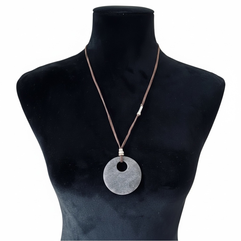 NEW NWT J. Jill Earthy Brown Circular Stone Pendant Adjustable Necklace $39 Tag - Picture 3 of 4